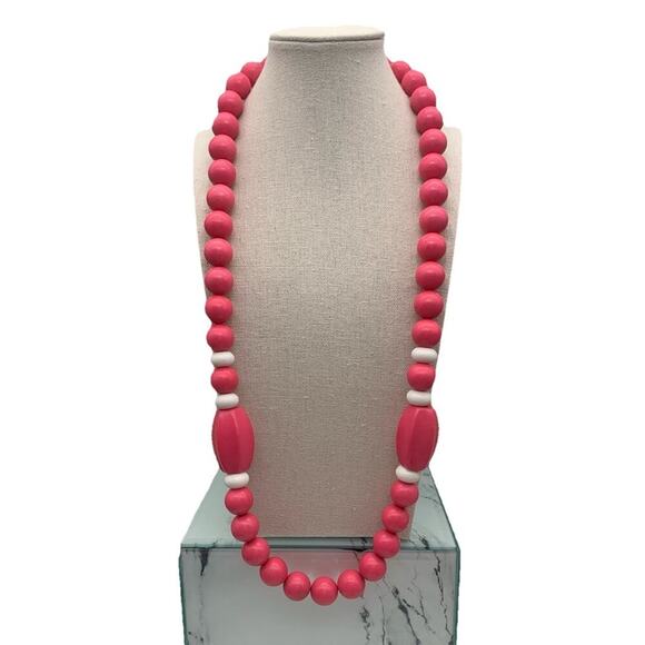 Pink Beaded Large Statement Necklace Barbie Pink Fun Summertime Well Made - Picture 1 of 4